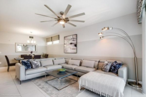 4741CT UNIT101 Amazing Story Lake Brand New Condo townhouse